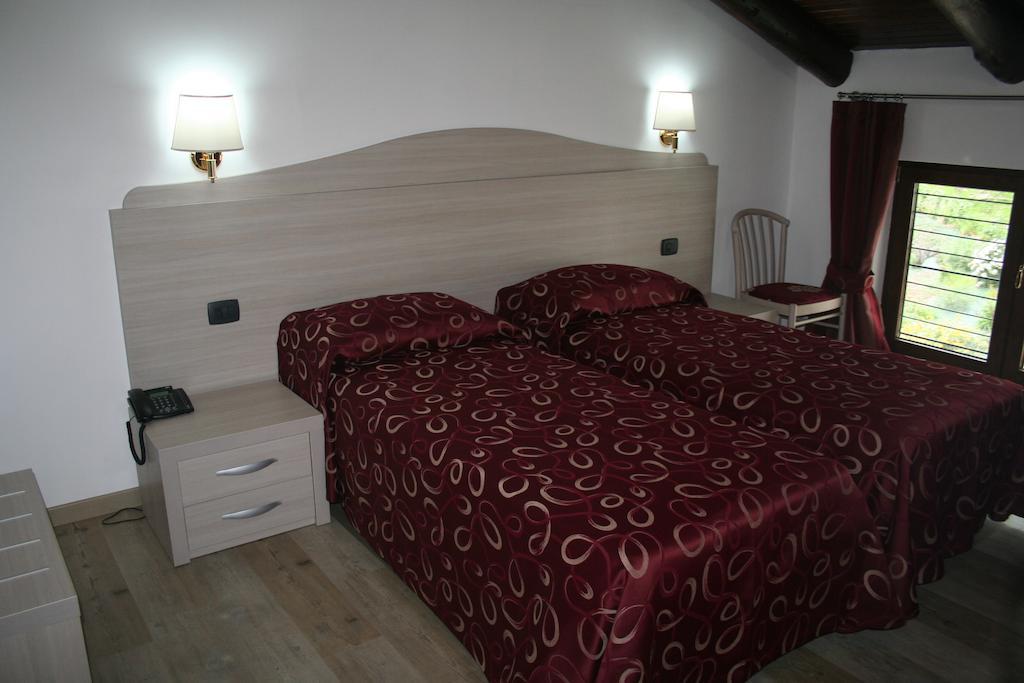 Agriturismo Cascina Del Vai Cairo Montenotte Quarto foto