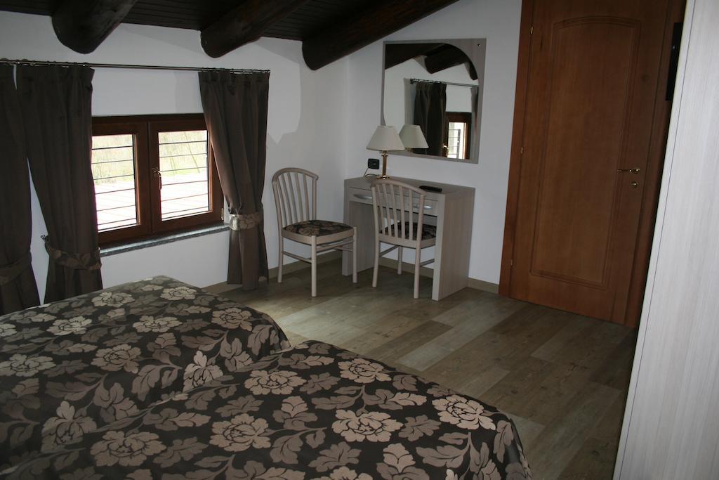Agriturismo Cascina Del Vai Cairo Montenotte Quarto foto