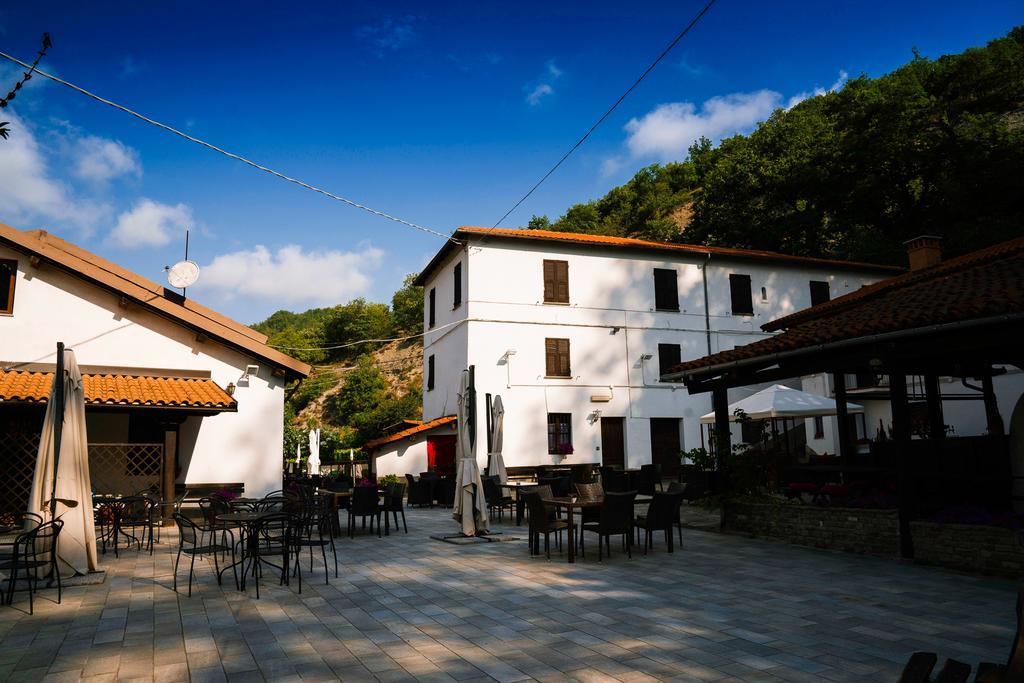 Agriturismo Cascina Del Vai Cairo Montenotte Exterior foto